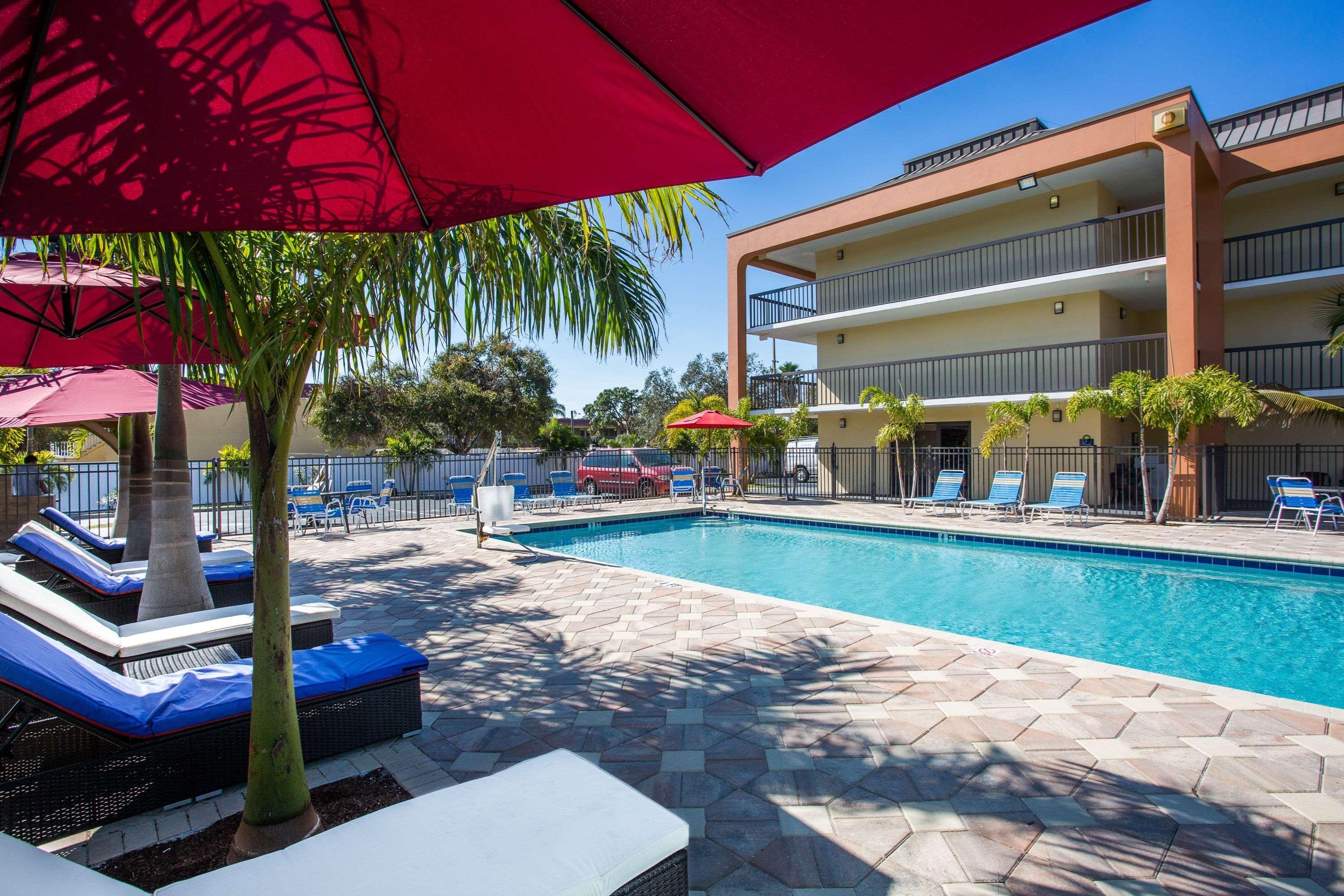 Days Inn By Wyndham Sarasota Bay Eksteriør bilde