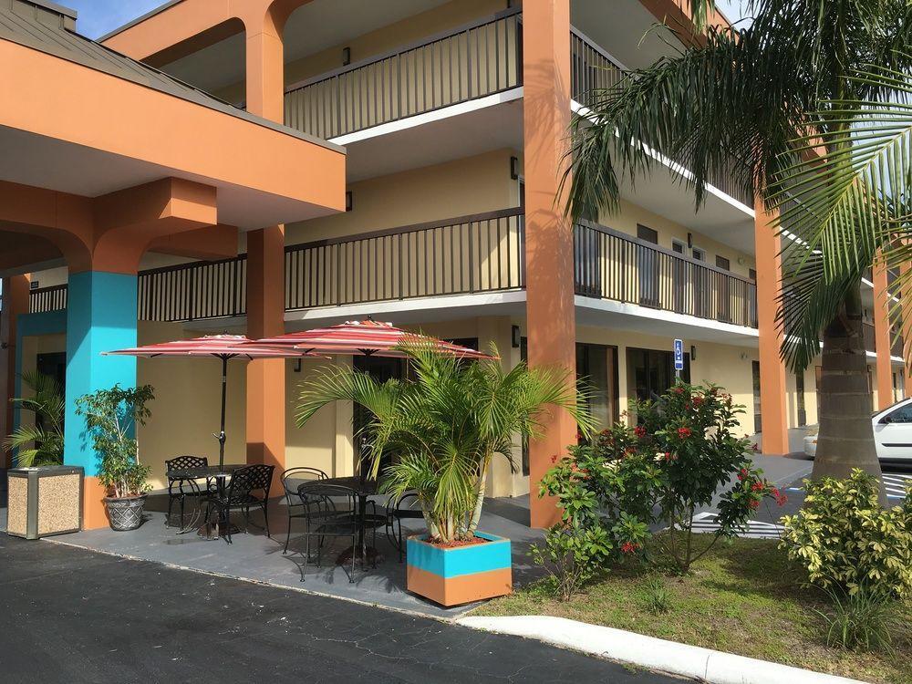 Days Inn By Wyndham Sarasota Bay Eksteriør bilde
