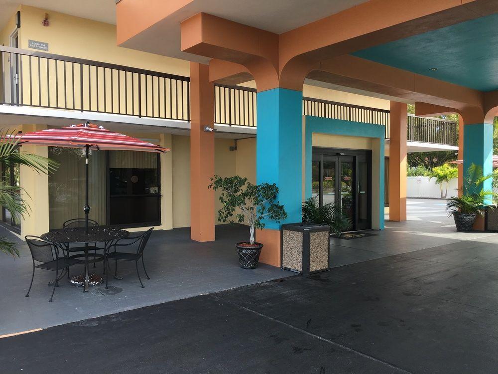 Days Inn By Wyndham Sarasota Bay Eksteriør bilde