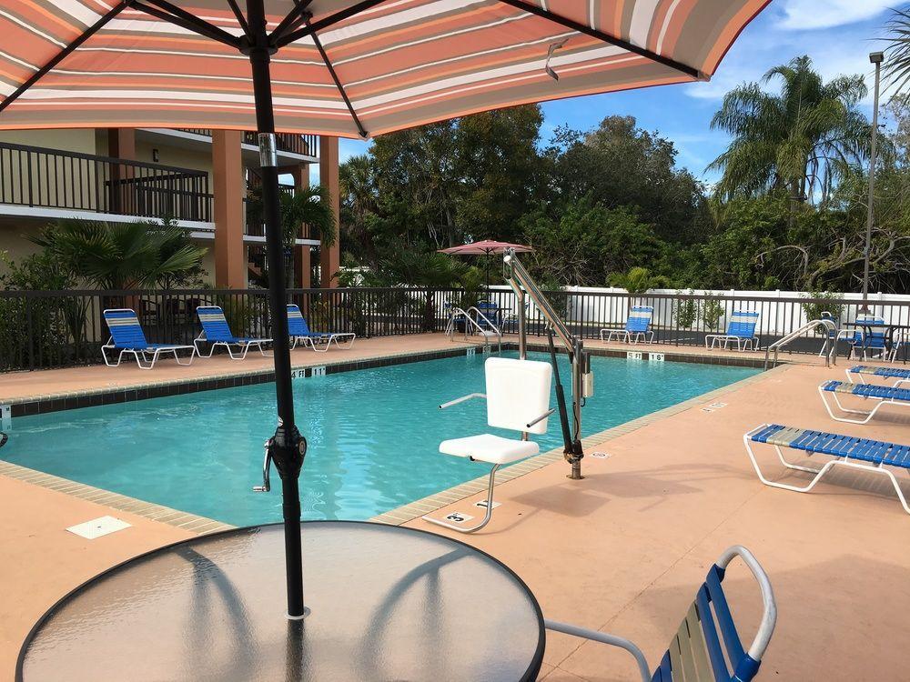 Days Inn By Wyndham Sarasota Bay Eksteriør bilde