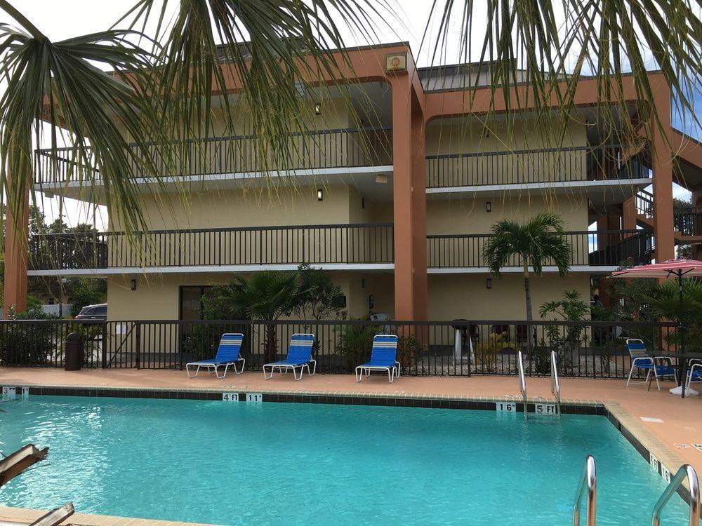 Days Inn By Wyndham Sarasota Bay Eksteriør bilde