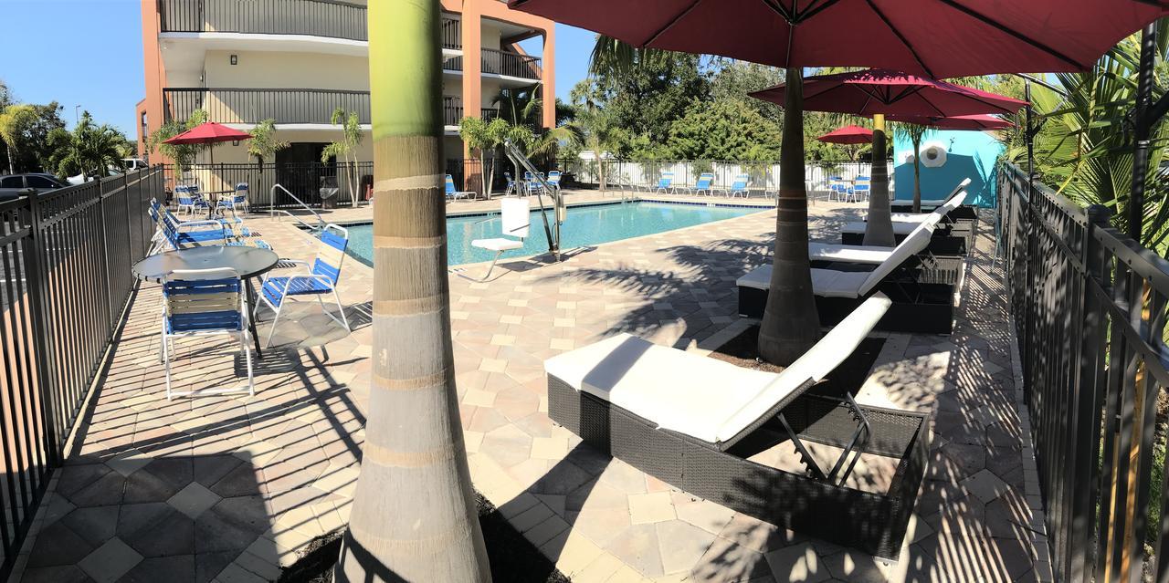 Days Inn By Wyndham Sarasota Bay Eksteriør bilde